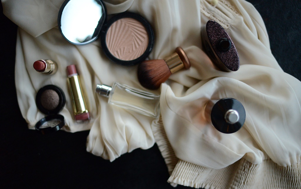 進口化妝品備案代理報關