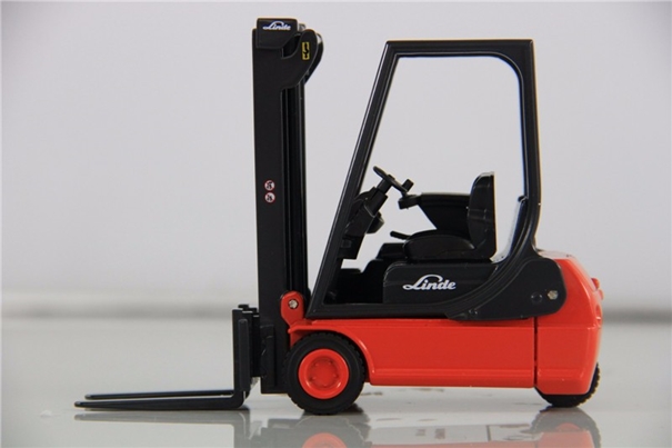 1639129567912980.jpg 叉車進口報關清關需要多長時間_副本.jpg