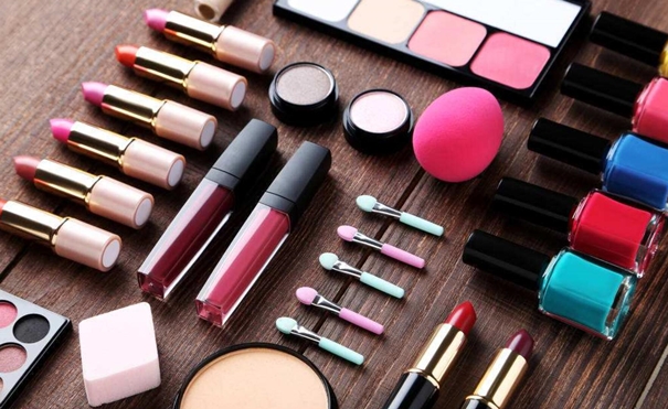 1644317913385472.jpg 上海進口化妝品清關(guān)_副本.jpg