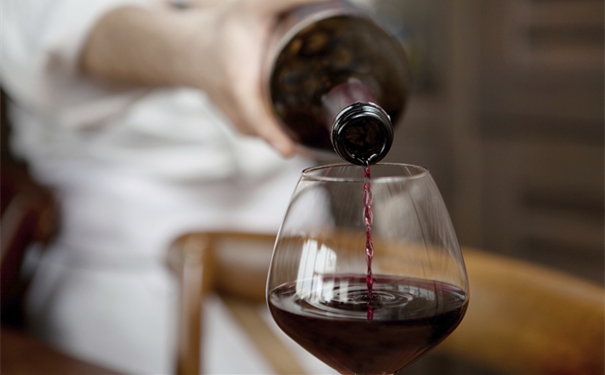 青島紅酒清關用一般貿易進口方式如何進行 青島紅酒清關